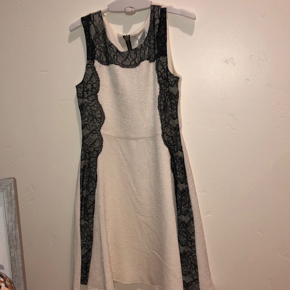 Girls lace black and white dress